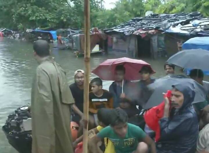 According to weather department officials, Patna has received 151 mm rain since Saturday -- a record in recent years. (ANI)