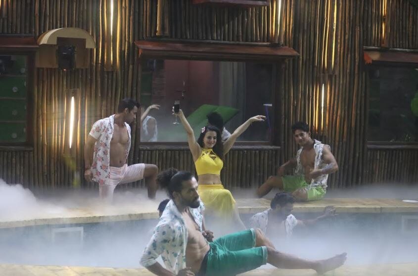 Bigg Boss 13 Day 1 PREVIEW: ‘Bed Friends Forever’ Changes Dynamics In The BB 13 House