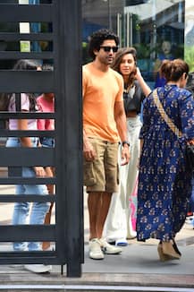 PICS: Farhan Akhtar\'s Lunch Outing With Girlfriend Shibani Dandekar And Daughter Akira Akhtar!