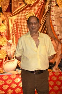 Durga Puja 2019: Kajol With Mom Tanuja, Sister Tanishaa & Cousins Sharbani & Samrat Mukherjee at Durga Puja in Mumbai!