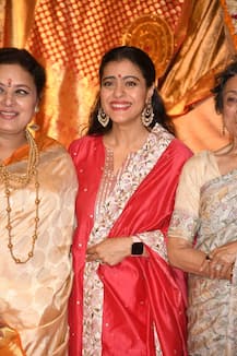 Durga Puja 2019: Kajol With Mom Tanuja, Sister Tanishaa & Cousins Sharbani & Samrat Mukherjee at Durga Puja in Mumbai!