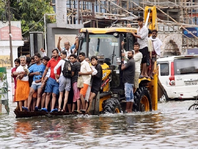 Flood In India: Centre Announces Rs 1813.75 Crore Relief Fund To Karnataka, Bihar Centre Announces Rs 1813.75 Crore Relief Fund To Flood Hit Karnataka, Bihar