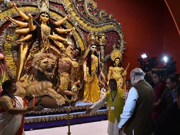 Through 'pran pratistha', the spirit of Durga as a warrior goddess was awakened and she started her battle against the manifestation of all evils in the shape of Mahishasura - the buffalo demon. (Getty Image)