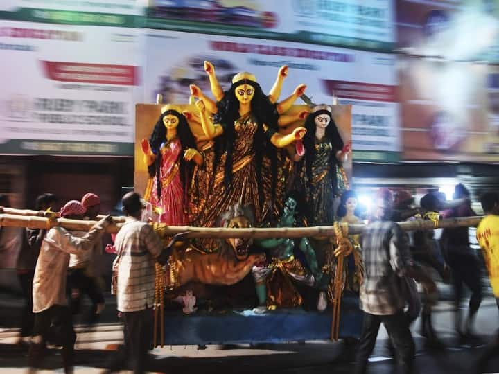 Maha Saptami (the seventh lunar day), according to the almanac began, on Friday afternoon itself, but the rituals were mostly held on Saturday at the marquees and houses. The rituals were complete by Saturday afternoon, when Maha Ashtami (the eighth lunar day) started. (Image: AFP)