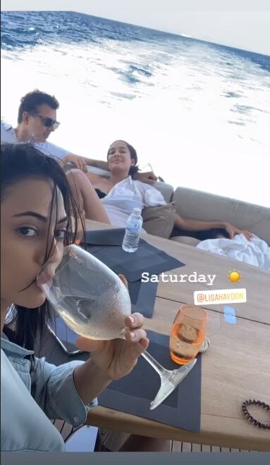 PICS: Pregnant Lisa Haydon Flaunts Her Baby Bump While Posing With Hubby In Phuket!