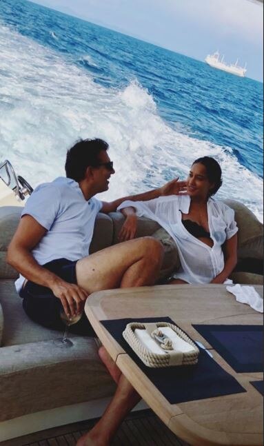 PICS: Pregnant Lisa Haydon Flaunts Her Baby Bump While Posing With Hubby In Phuket!