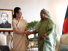 Sonia Gandhi Accepts Hasina\'s Invitation To Visit Bangladesh For 50th I-Day Celebration