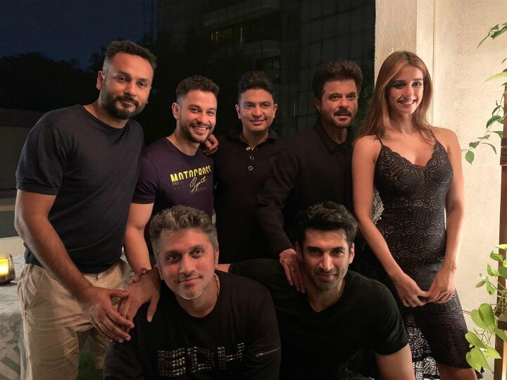 Disha Patani Parties With The Aditya Roy Kapur, Anil Kapoor & 'Malang' Team Post Wrap Up! See Pictures! PICS: Disha Patani Parties With Her 'Malang' Team Post Wrap Up!