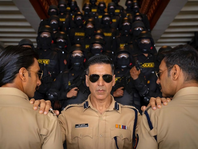 PIC: 'Sooryavanshi' Akshay Kumar Joins Forces With 'Singham' Ajay Devgn & 'Simmba' Ranveer Singh! Sooryavanshi: Akshay Kumar Joins Forces With 'Singham' Ajay Devgn & 'Simmba' Ranveer Singh For Rohit Shetty's Film! See Picture!
