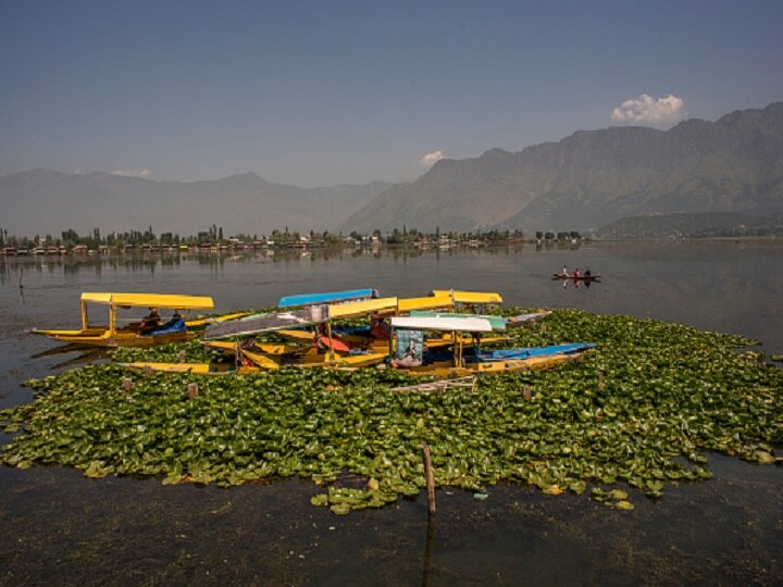 Article 370: Kashmir Valley Reopens For Tourists After Two Months; Govt Assures All Help Kashmir Valley Reopens For Tourists After Two Months; Govt Assures All Help