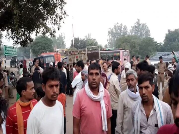 7 Pilgrims Sleeping On Pavement Mowed Down By Speeding Bus In UP's Bulandshahr 7 Pilgrims Sleeping On Pavement Mowed Down By Speeding Bus In UP's Bulandshahr