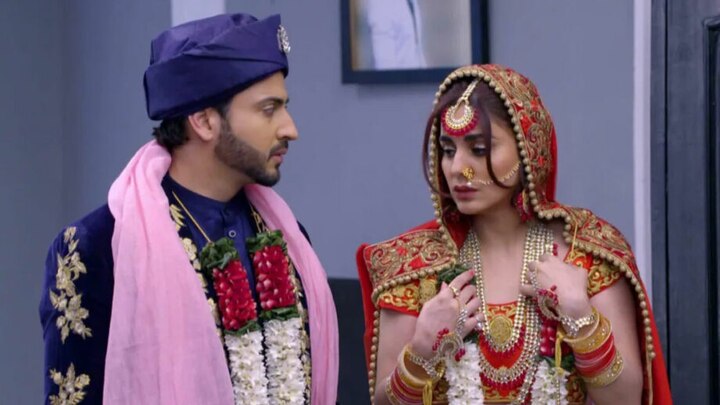 Zee TV’s ‘Kundali Bhagya’ has retained the number one spot in week 40. The show stars Dheeraj Dhoopar and Shraddha Arya in lead roles. 