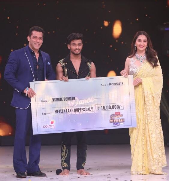 The grand finale of ‘Dance Deewane 2’ fetched impressive ratings and helped in the show in securing a place in the list of top ten shows. Vishal Sonkar was declared as the winner of ‘Dance Deewane 2’, which bagged the number nine spot. 