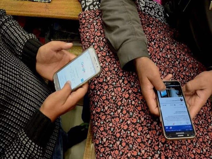 Jammu and Kashmir: Postpaid Mobile Services To Be Restored In Valley From Monday Jammu and Kashmir: Postpaid Mobile Services To Be Restored In Valley From Monday