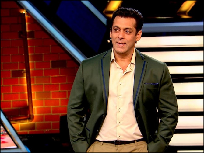 Salman Khan's Latest From Bigg Boss 16 House In Being Bhau Jacket Tiger 3  Look🔥 