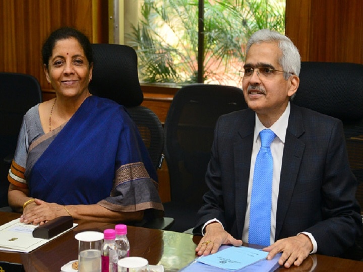 PMC Bank Scam: Nirmala Sitharaman Takes Up Customers' Issue With RBI Governor Shaktikanta Das PMC Bank Scam: FM Sitharaman Takes Up Customers' Issue With RBI Governor Shaktikanta Das