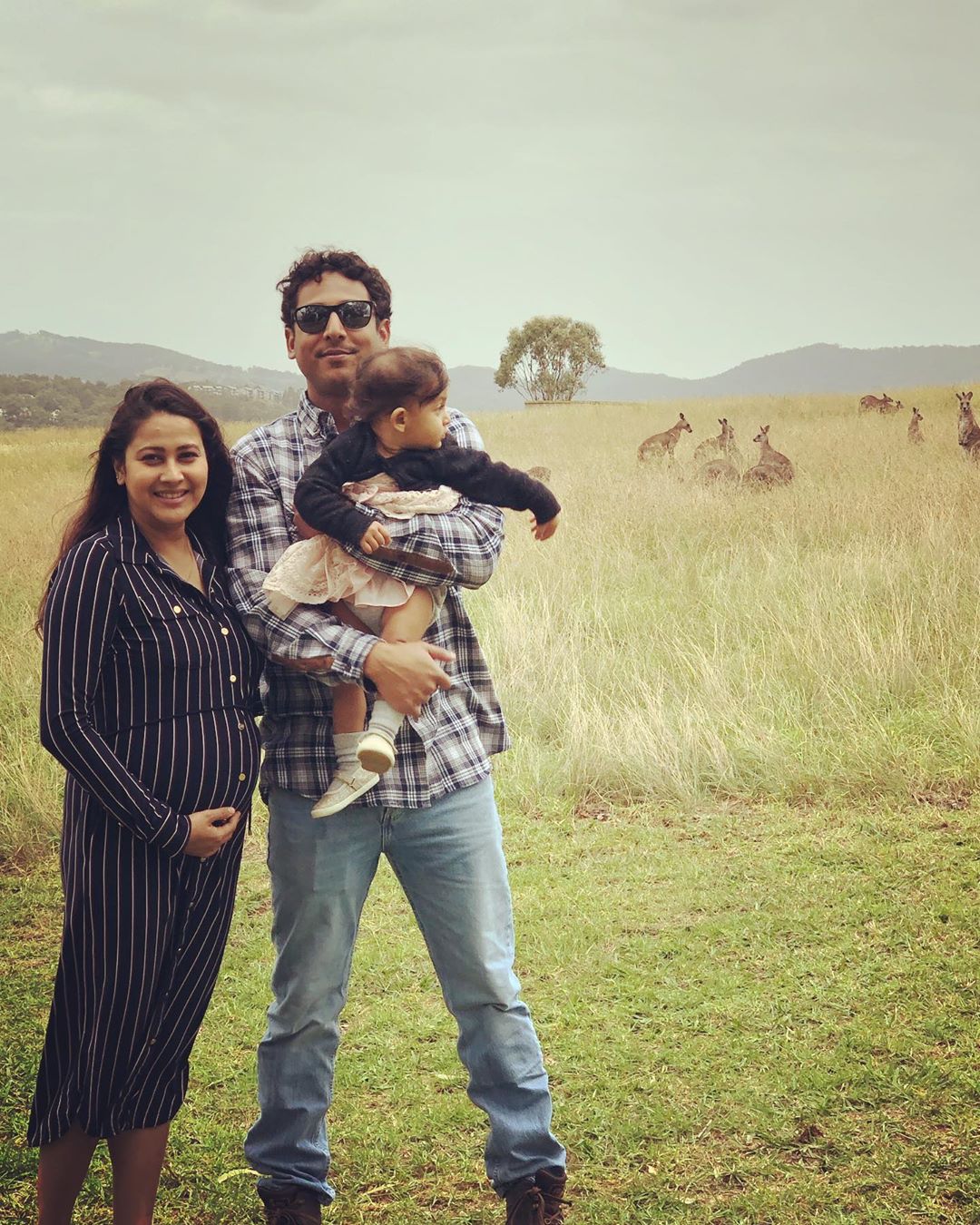 PIC: Pregnant TV Actress Panchi Bora Shows Off Huge Baby Bump As She Poses With Husband!