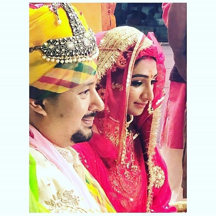 FIRST PICS! 'Yeh Rishta Kya Kehlata Hai' Actress Mohena Kumari Singh Gets MARRIED