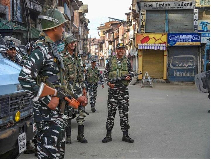 J&K: Truck Driver Killed By Terrorists in Shopian; Jawan Dies in landmine blast in Nowgam J&K: Truck Driver Killed By Terrorists In Shopian; Jawan Dies In Landmine Blast In Nowgam