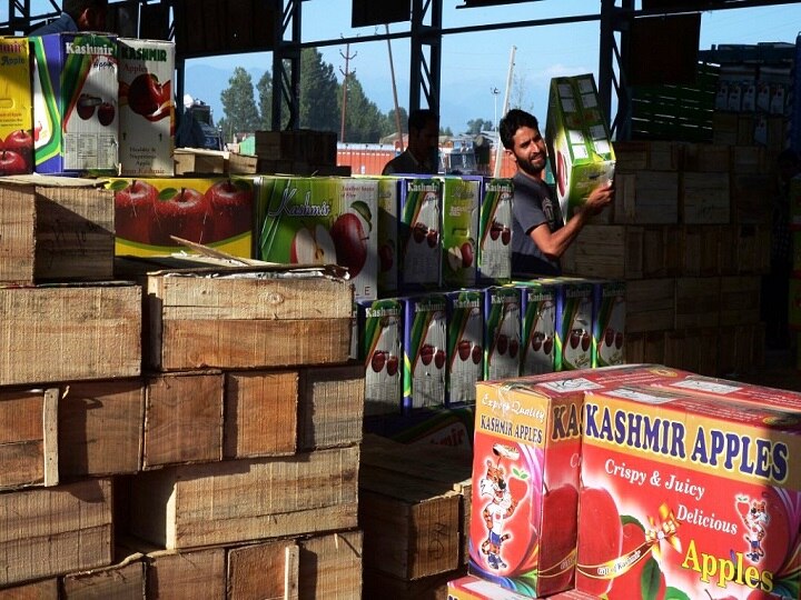 Industrial Activity Picks Up In Kashmir, 1450 Fruit Trucks Dispatched From Cold Stores Industrial Activity Picks Up In Kashmir, 1450 Fruit Trucks Dispatched From Cold Stores