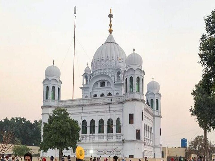 Pakistan Issues Commemorative Coin To Mark Guru Nanak's 550th Anniversary Pakistan Issues Commemorative Coin To Mark Guru Nanak's 550th Anniversary