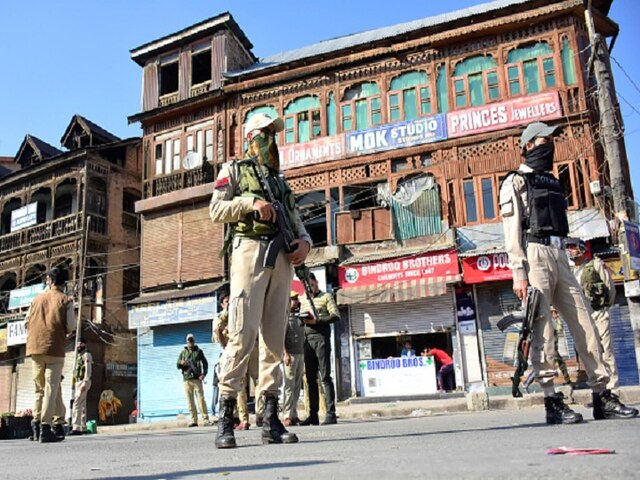 Jammu & Kashmir: Terrorists Kill Apple Trader In Shopian District, Injure Another Jammu And Kashmir: Terrorists Kill Apple Trader In Shopian District, Injure Another