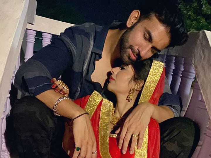 Karwa Chauth 2019: Sushmita Sen's brother Rajeev & tv actress wife Charu Asopa celebrate their first! Look gorgeous together! Karwa Chauth 2019: Sushmita Sen's Brother Rajeev & Tv Actress Wife Charu Asopa Celebrate Their First! Share Adorable Pictures!