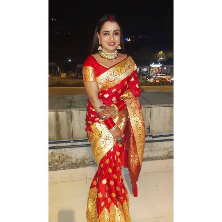 Popular TV actress Parul Chauhan celebrated her first Karwa Chauth post her wedding with Chirag Thakkar. The ‘Bidaai’ fame actress shared several pictures from her Karwa Chauth 2019 celebrations on social media.