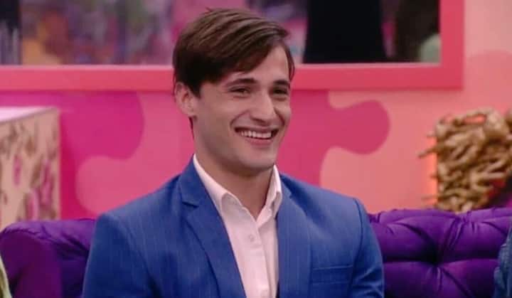 Asim has been loved a lot lately and trended every second day on social media and this resulted in the voting trends too.