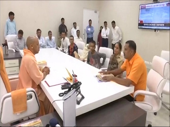 Kamlesh Tiwari Murder: Both Shooters Identified; CM Yogi To Meet Family Today Kamlesh Tiwari Murder: CM Yogi Meets Family Of Victim In Lucknow; Assures Justice