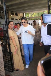 Maharashtra Elections 2019: Deepika Padukone, Hrithik Roshan & Anil Kapoor Flaunt Inked Finger After Casting Vote