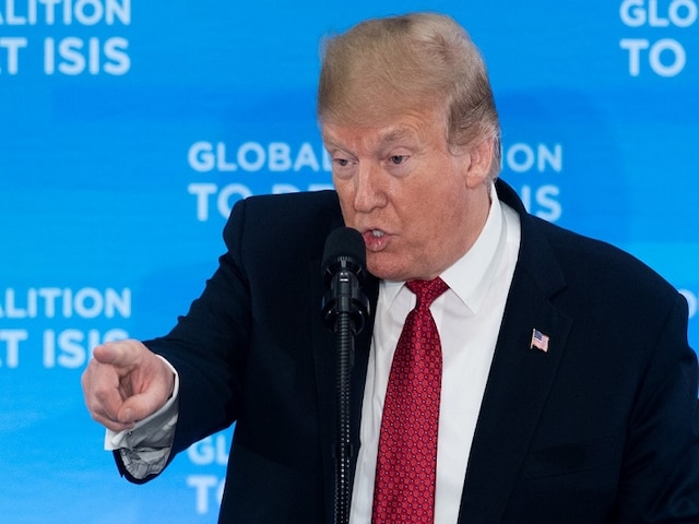 US: Trump Accused Of Flashing 'Middle Finger' At Female Astronaut US: Donald Trump Accused Of Flashing 'Middle Finger' At Female Astronaut