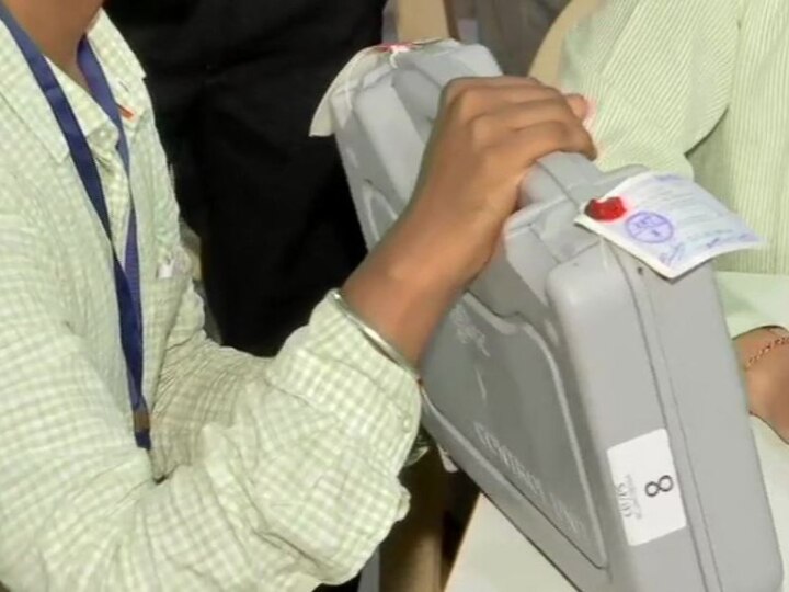 Maharashtra Assembly Elections: Independent Nominee Spends Night Guarding EVM Strong Room