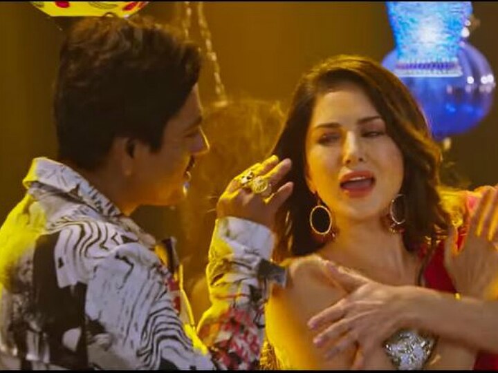 Morichoor Chaknachoor Song 'Battiyan Bujhaado' OUT: Sunny Leone Surprised By Nawazuddin Siddiqui's Dancing Skills! Morichoor Chaknachoor Song 'Battiyan Bujhaado' OUT: Sunny Leone Surprised By Nawazuddin Siddiqui's Dancing Skills!