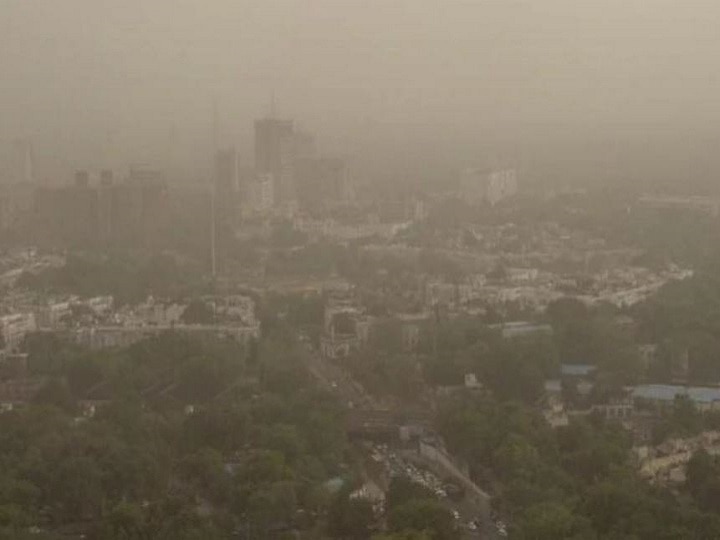 Delhi Pollution: Lack Of Planning Allows Dust, Stubble Burning To Choke Capital Delhi Pollution: Lack Of Planning Allows Dust, Stubble Burning To Choke Capital