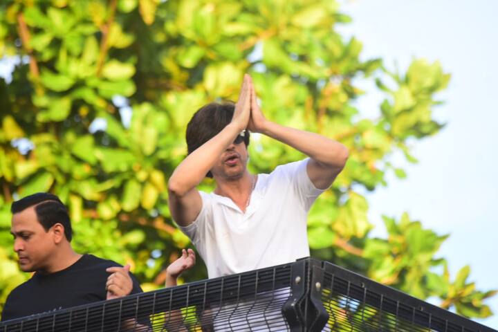 Leading Bollywood celebs including Anushka Sharma, Ayushmann Khurrana, Vicky Kaushal wished Shah Rukh Khan on his 54th birthday on social media.