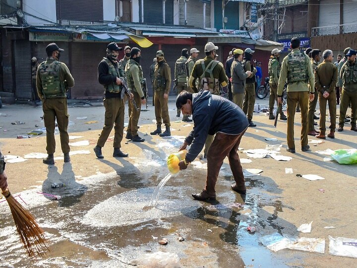 Srinagar Grenade Attack: 1 Civilian Killed, 2 Critical Among 20 Injured Near Lal Chowk Srinagar Grenade Attack: 1 Civilian Killed, 2 Critical Among 20 Injured Near Lal Chowk