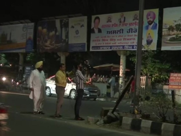 Punjab: Posters Hailing Navjot Singh Sidhu, Imran Khan For Kartarpur Corridor Surface In Amritsar  Punjab: Posters Hailing Navjot Singh Sidhu, Imran Khan For Kartarpur Corridor Surface In Amritsar