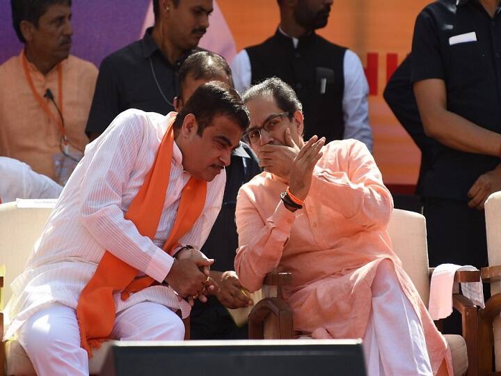 Maharashtra Govt Formation LIVE UPDATES: Shiv Sena Dares BJP To Prove Majority Maharashtra Govt Formation HIGHLIGHTS: Sena Shifts MLAs To Hotel; NCP, Congress Accuse BJP Of Poaching