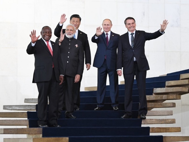 PM Modi Meets Chinese Prez Xi In Brazil; Discusses Bilateral And Multilateral Issues PM Modi Meets Chinese Prez Xi In Brazil; Discusses Bilateral And Multilateral Issues