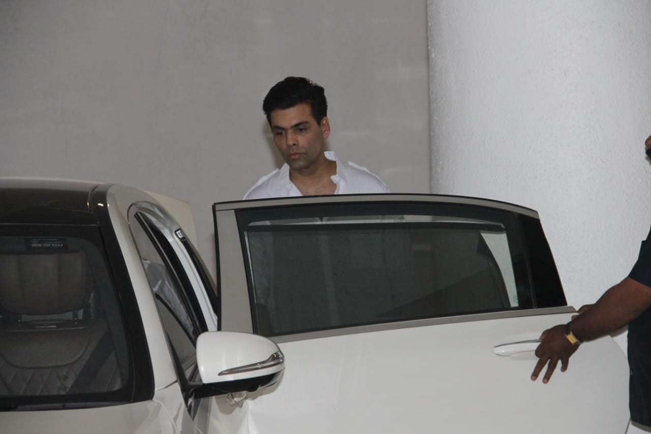 PICS-VIDEO: Manish Malhotra's Father Passes Away; Karan Johar & Other Celebs Arrive At His Residence To Offer Condolences!