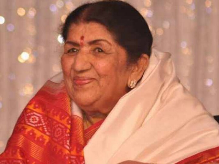 Lata Mangeshkar's Fan Collects 7,600 Gramophone Records Of Her Songs Lata Mangeshkar's Fan Collects 7,600 Gramophone Records Of Her Songs