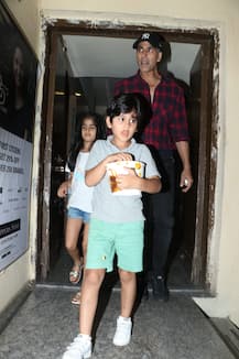 PICS: Akshay Kumar & Daughter Nitara Enjoy A Movie Date Together