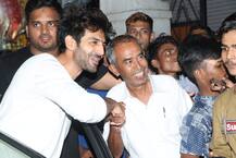 PICS: 'Birthday Boy' Kartik Aaryan Visits Temple With Parents, Greets His Fan