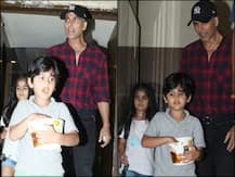 PICS: Akshay Kumar & Daughter Nitara Enjoy A Movie Date Together
