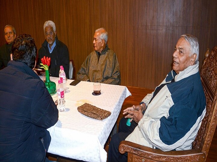 Kashmir: Yashwant Sinha Delegation Reaches Valley; Says Situation Not Normal 'Situation In Valley Far From Normal', Says Yashwant Sinha After Leading Delegation To Kashmir