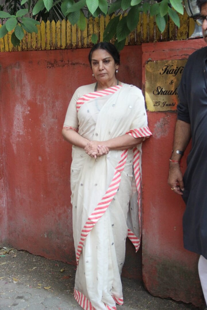 Several Bollywood celebs came to offer their condolences to Shabana Azmi. (PIC Credit- Manav Manglani)