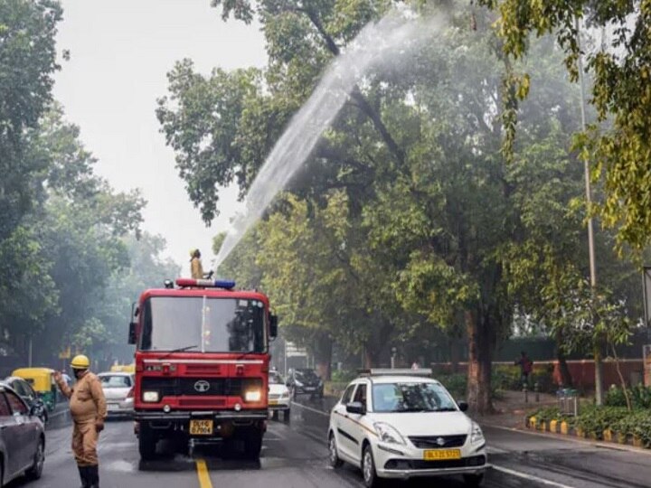 More Than 5 Lakh Litres Of Water Sprinkled Over Two Days To Reduce Dust Pollution In Delhi: DFS More Than 5 Lakh Litres Of Water Sprinkled Over Two Days To Reduce Dust Pollution In Delhi: DFS