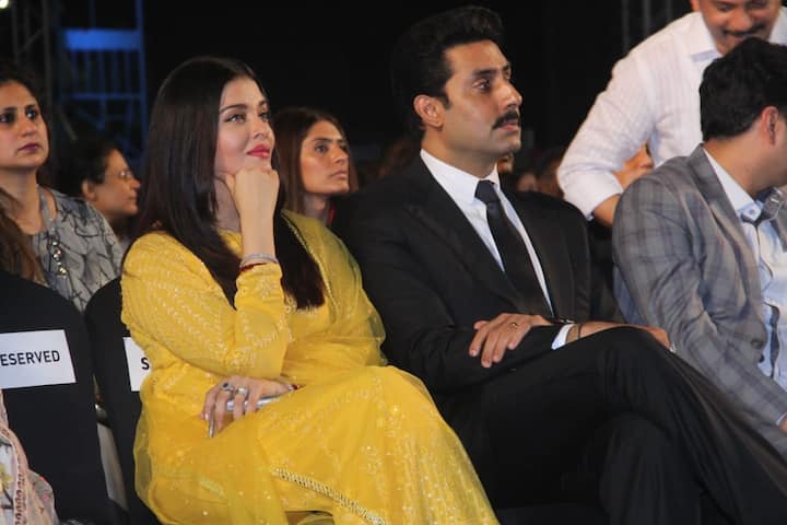 Several Bollywood celebs have paid their homage to the martyrs of 26/11 Mumbai terror attacks on social media.