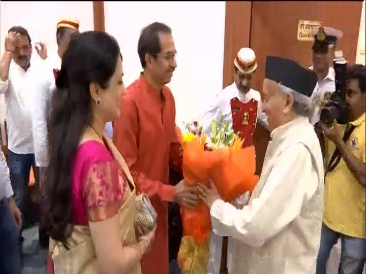 Maharashtra: CM Designate Uddhav Thackeray, Wife Meets Governor Koshyari Maharashtra: CM Designate Uddhav Thackeray, Wife Meet Governor Koshyari